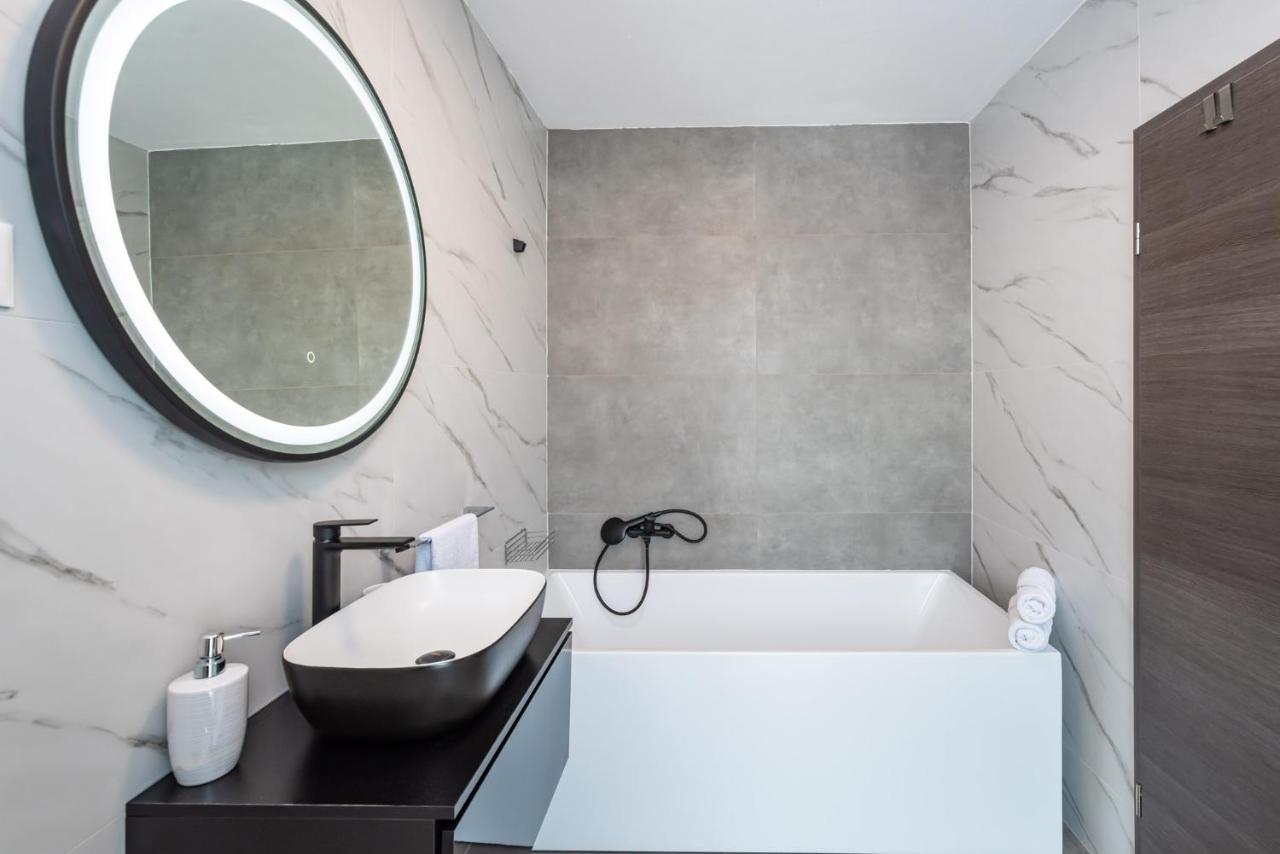 Luxury Villa Noemi Ražanac Buitenkant foto