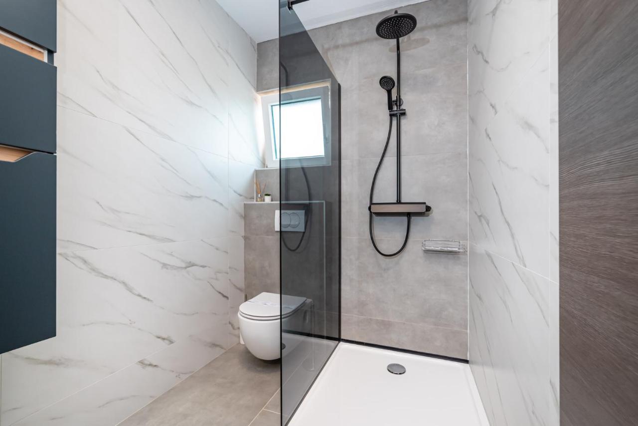 Luxury Villa Noemi Ražanac Buitenkant foto