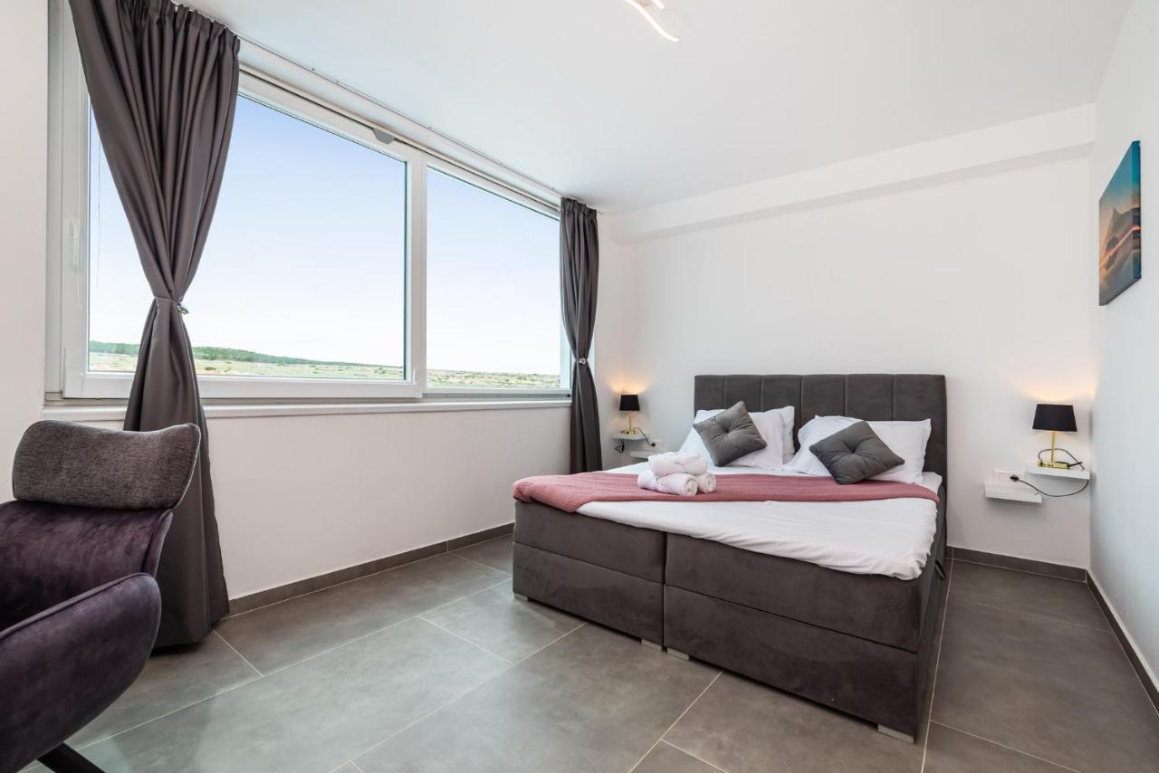 Luxury Villa Noemi Ražanac Buitenkant foto