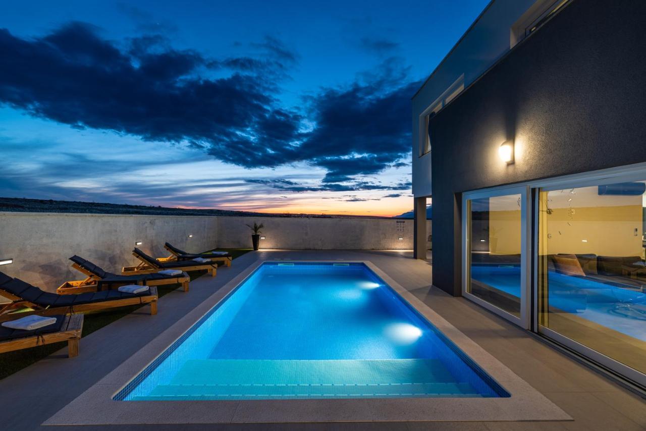 Luxury Villa Noemi Ražanac Buitenkant foto