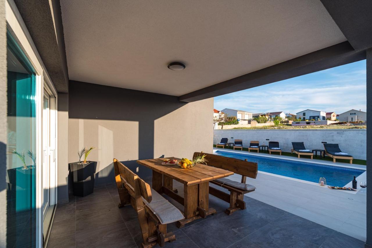 Luxury Villa Noemi Ražanac Buitenkant foto